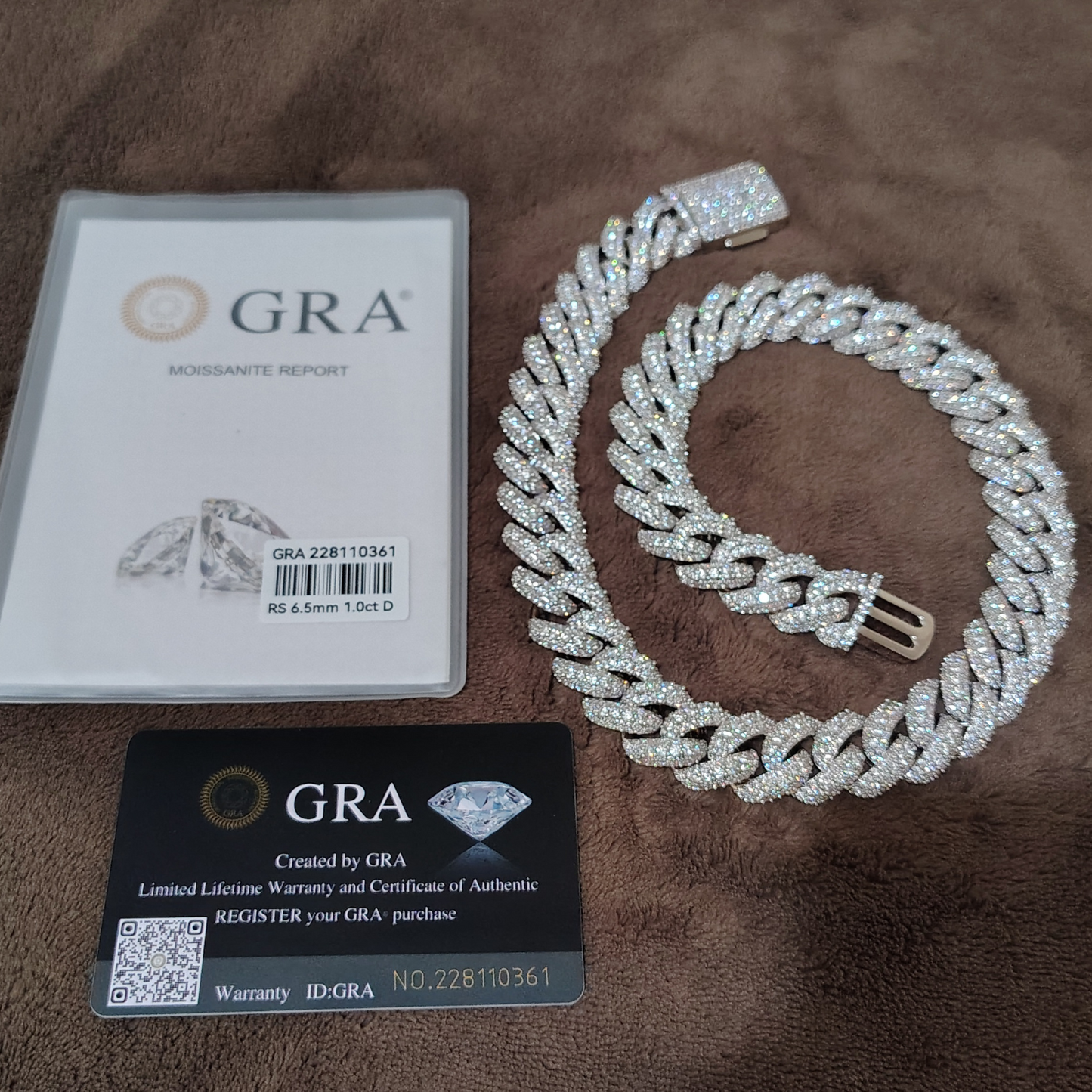 18mm VVS Moissanite Cuban Link Chain – 18K White Gold | Bubble Style | 20"